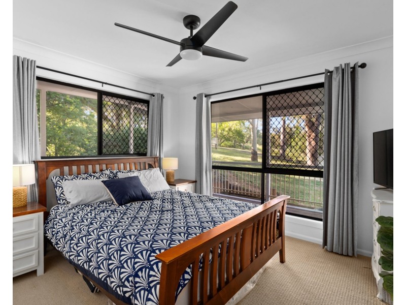 702 Murphys Creek Road, Upper Lockyer QLD 4352