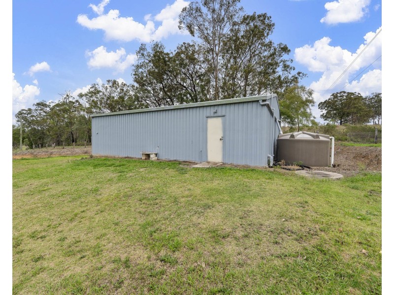 702 Murphys Creek Road, Upper Lockyer QLD 4352