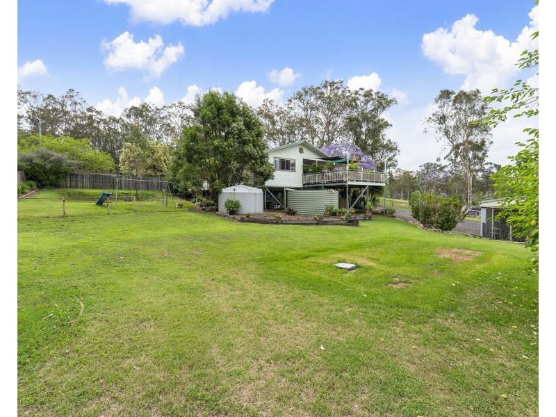 702 Murphys Creek Road, Upper Lockyer QLD 4352