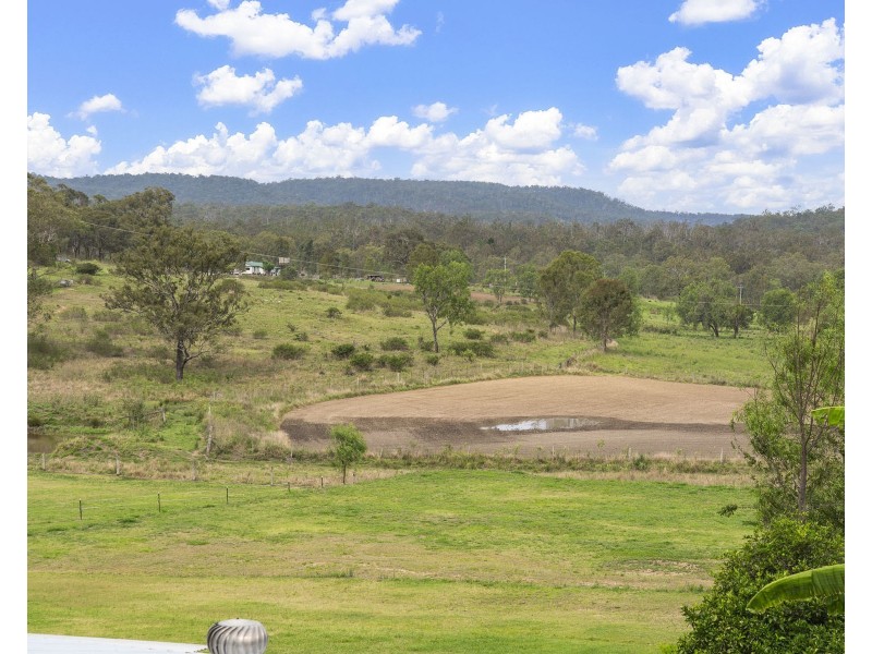 702 Murphys Creek Road, Upper Lockyer QLD 4352
