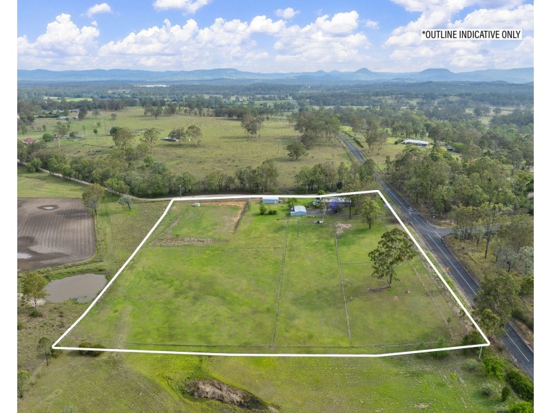 702 Murphys Creek Road, Upper Lockyer QLD 4352