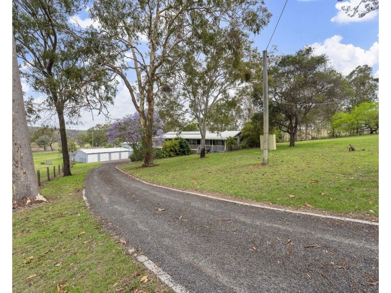702 Murphys Creek Road, Upper Lockyer QLD 4352