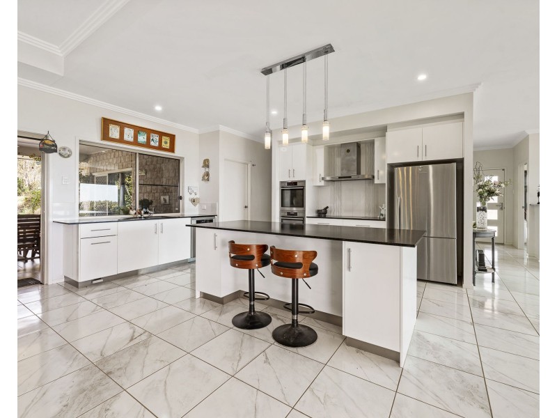 21 Panoramic Drive, Preston QLD 4352