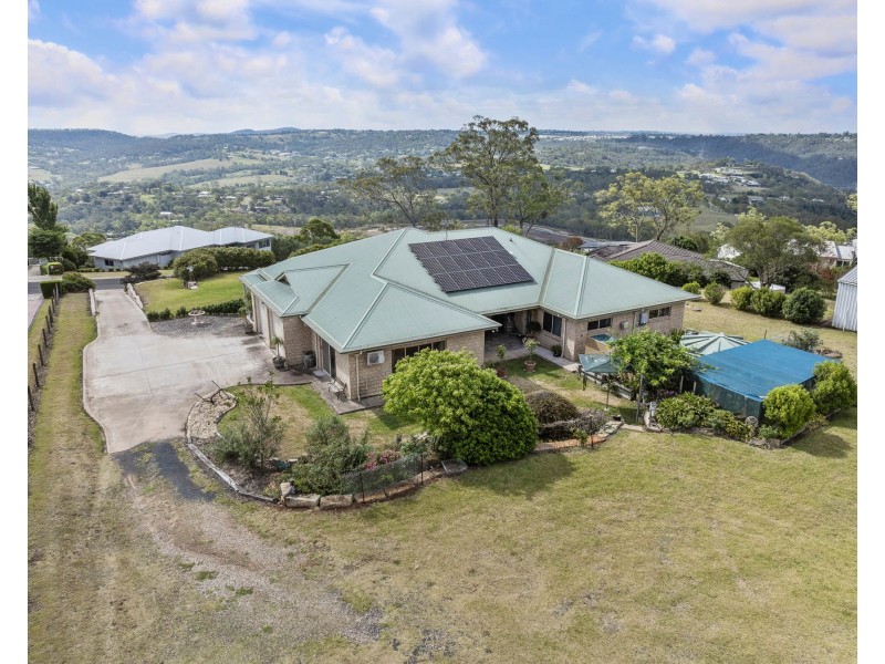 21 Panoramic Drive, Preston QLD 4352