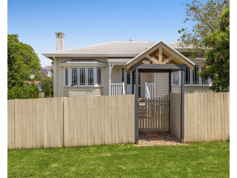 16 Rosewood Street, Toowoomba City QLD 4350