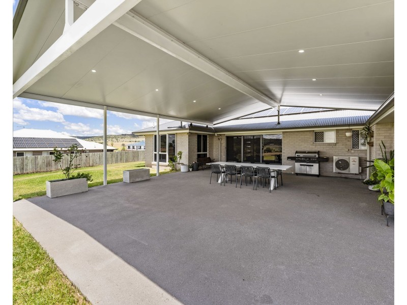 57 Southern Cross Drive, Kingsthorpe QLD 4400