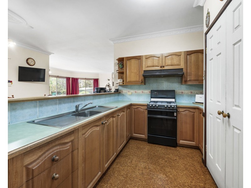 5 Kikuyu Court, Meringandan West QLD 4352