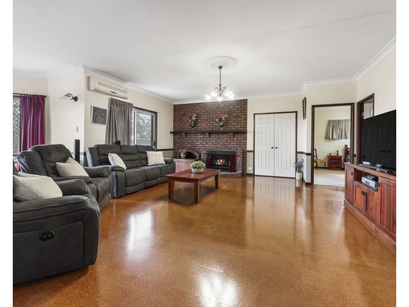 5 Kikuyu Court, Meringandan West QLD 4352