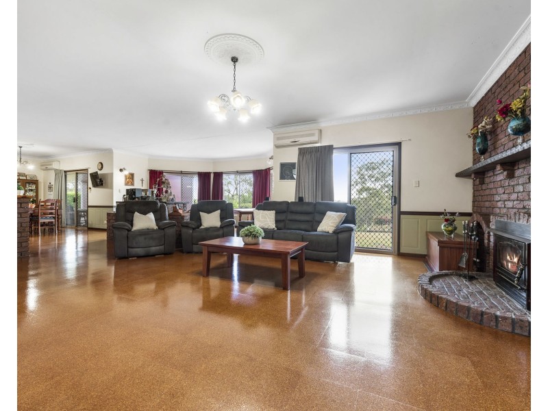 5 Kikuyu Court, Meringandan West QLD 4352