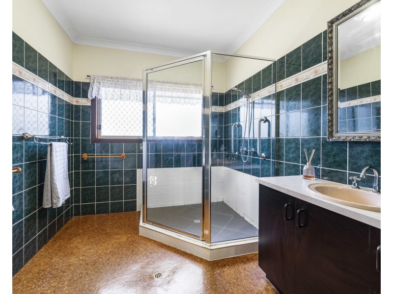 5 Kikuyu Court, Meringandan West QLD 4352