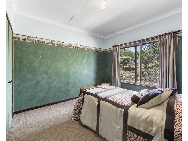 5 Kikuyu Court, Meringandan West QLD 4352