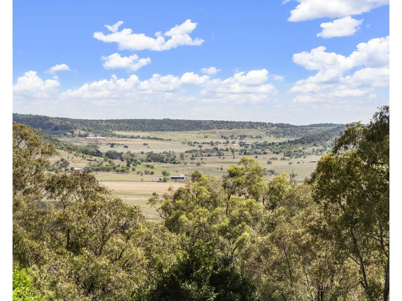 5 Kikuyu Court, Meringandan West QLD 4352