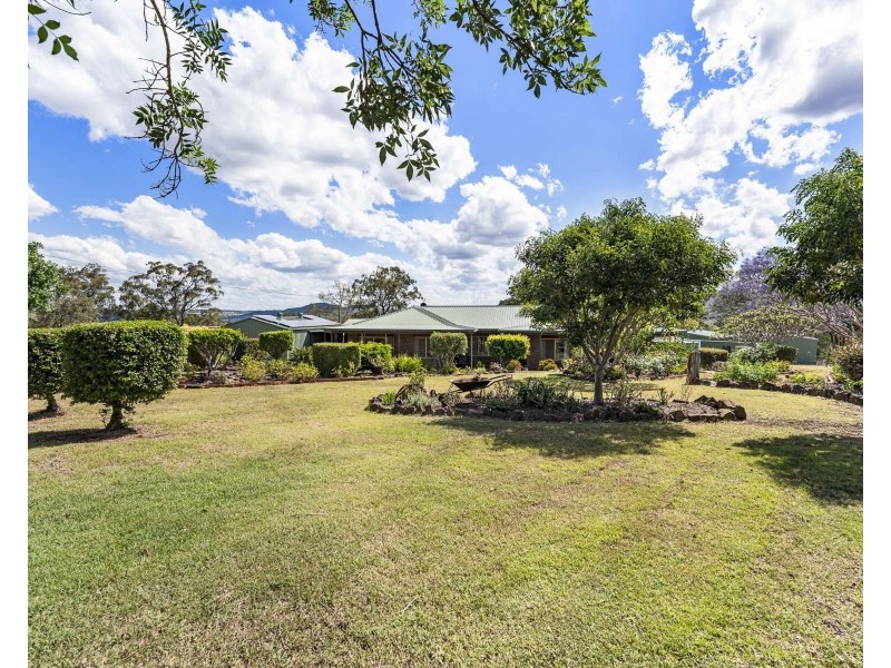5 Kikuyu Court, Meringandan West QLD 4352