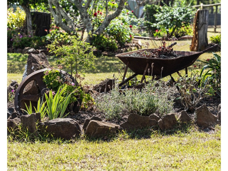 5 Kikuyu Court, Meringandan West QLD 4352