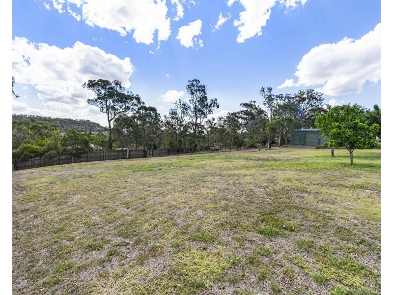 5 Kikuyu Court, Meringandan West QLD 4352