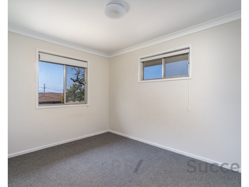 8 Maree Court, Centenary Heights QLD 4350