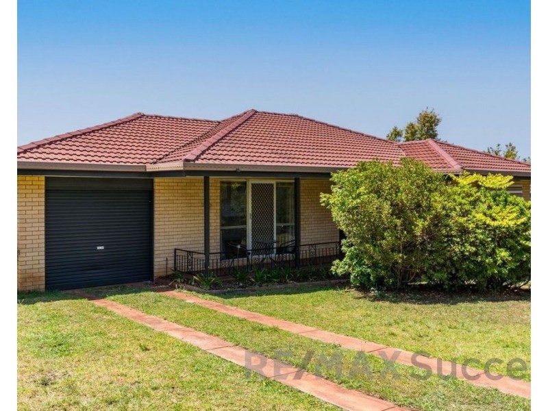 8 Maree Court, Centenary Heights QLD 4350