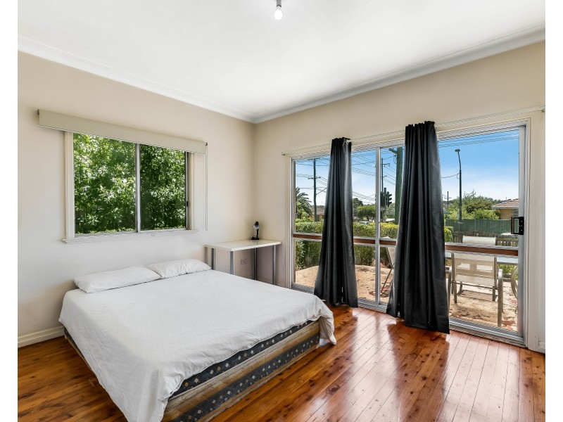 301-303 West Street, Harristown QLD 4350