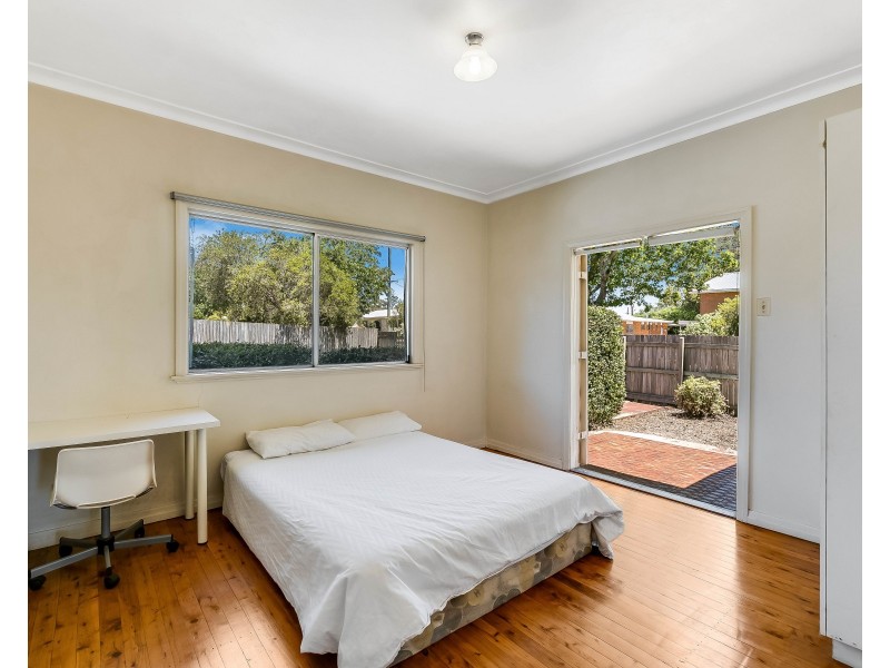 301-303 West Street, Harristown QLD 4350