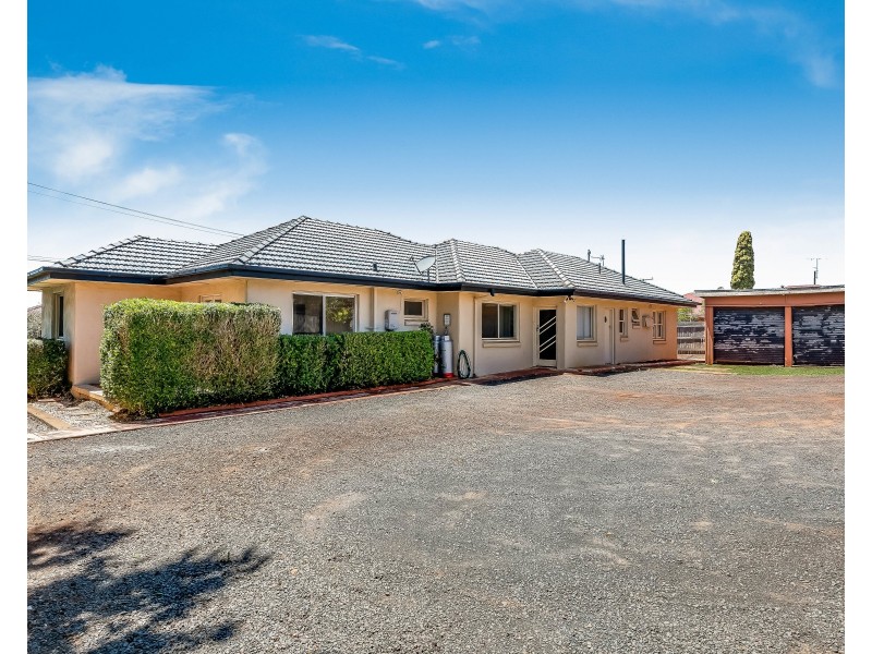 301-303 West Street, Harristown QLD 4350