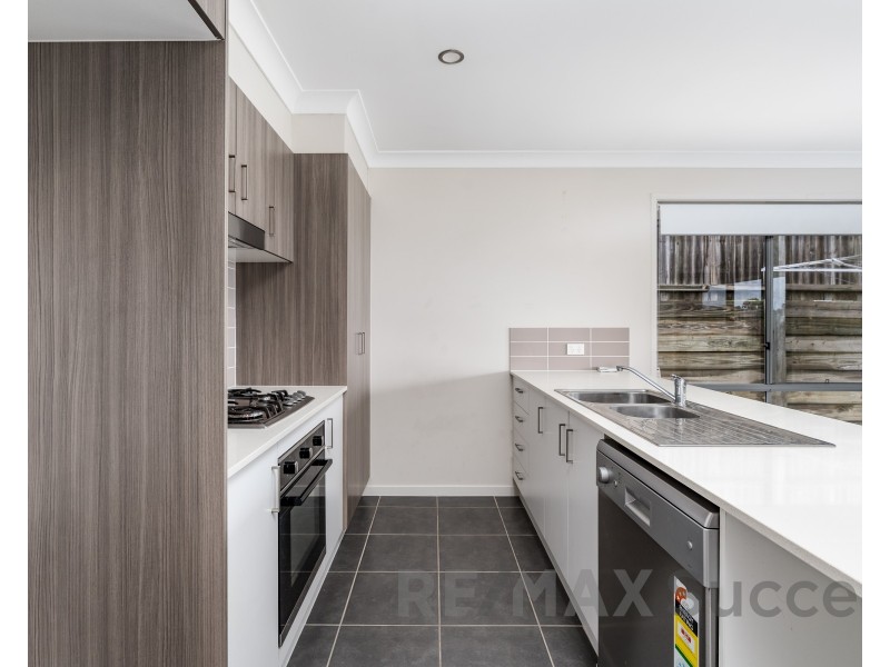 1/90 Sanctuary Drive, Cranley QLD 4350