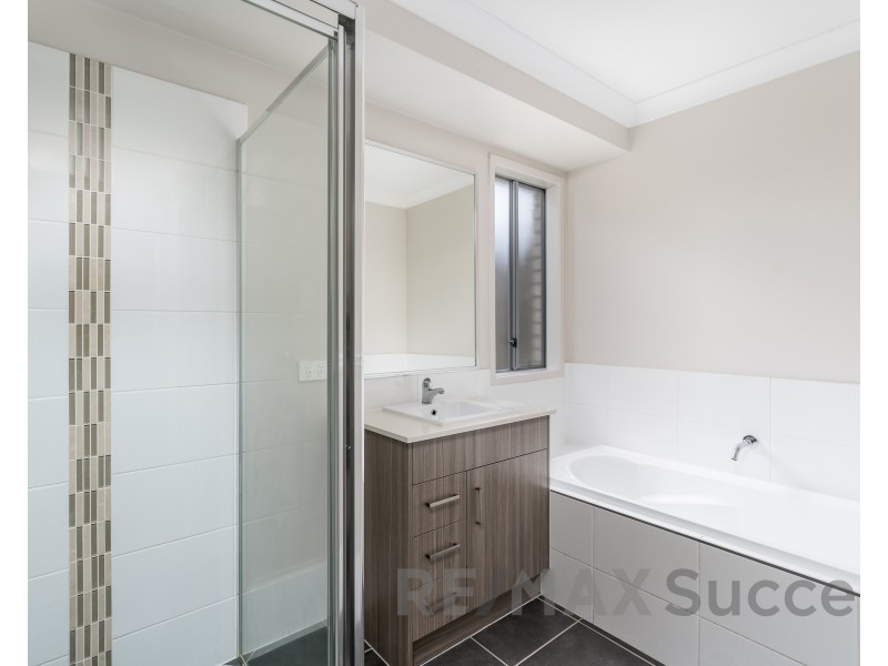 1/90 Sanctuary Drive, Cranley QLD 4350