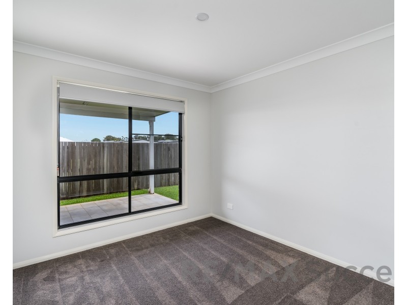 2 Tyrone Street, Middle Ridge QLD 4350
