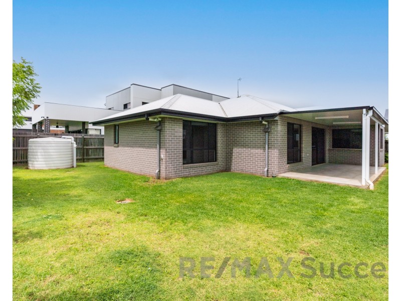 2 Tyrone Street, Middle Ridge QLD 4350