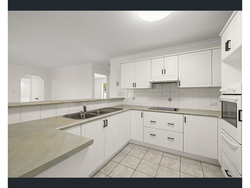 14 Willmington Court, Middle Ridge QLD 4350