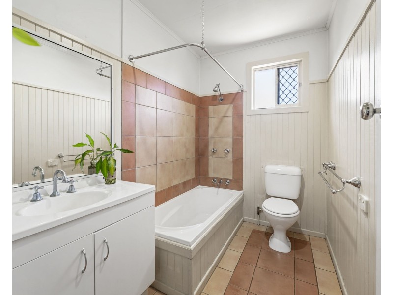 20 Dalgleish Street, South Toowoomba QLD 4350