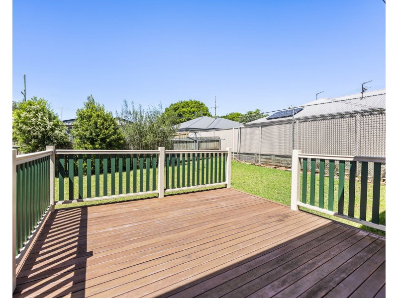 20 Dalgleish Street, South Toowoomba QLD 4350