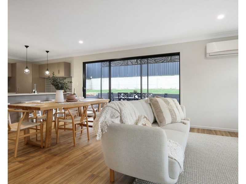 17 Grace View Street, Darling Heights QLD 4350