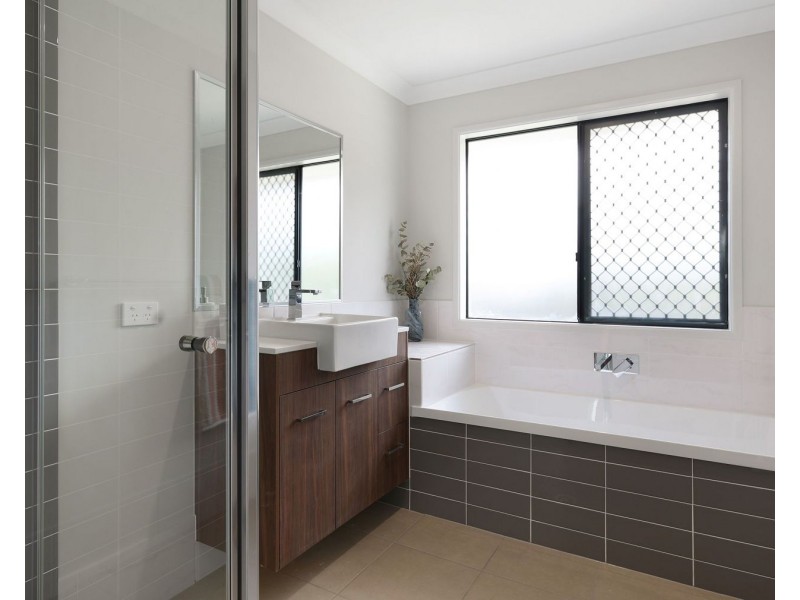 17 Grace View Street, Darling Heights QLD 4350