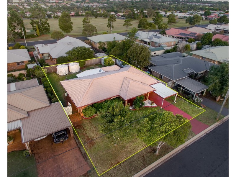 26 Broadfoot Street, Kearneys Spring QLD 4350