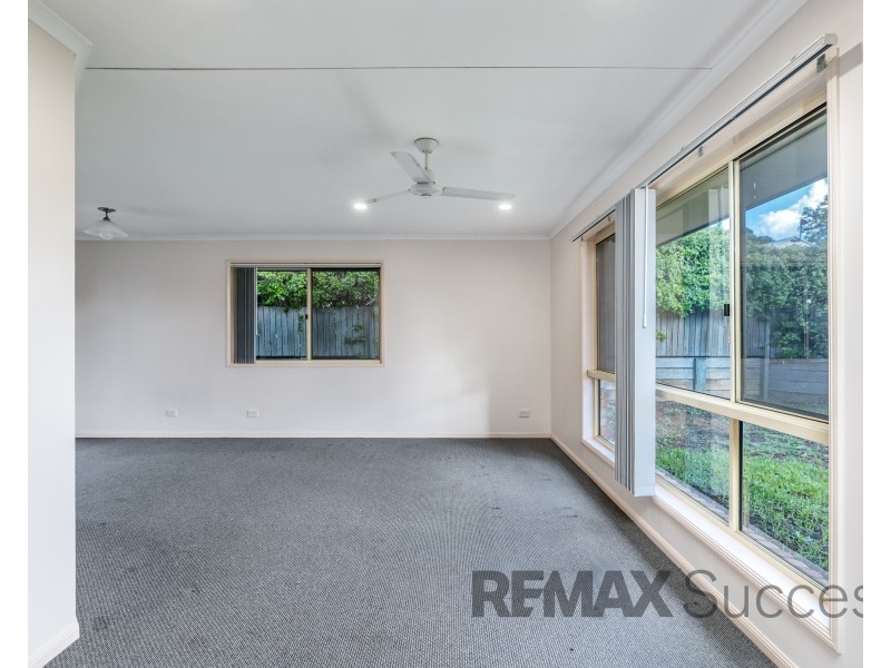5 Todd Court, Kearneys Spring QLD 4350