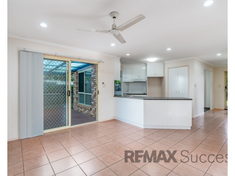 5 Todd Court, Kearneys Spring QLD 4350