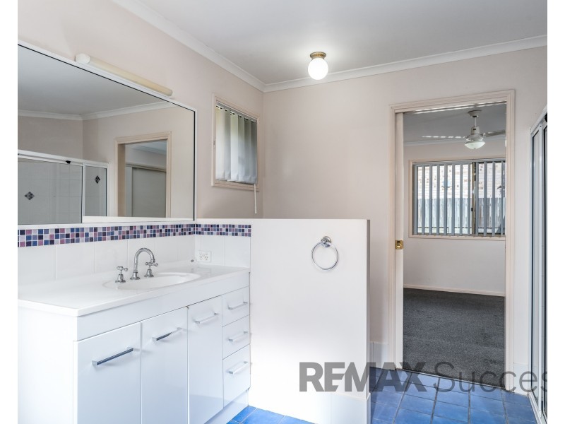 5 Todd Court, Kearneys Spring QLD 4350