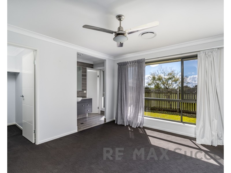 15 Entabeni Drive, Kearneys Spring QLD 4350