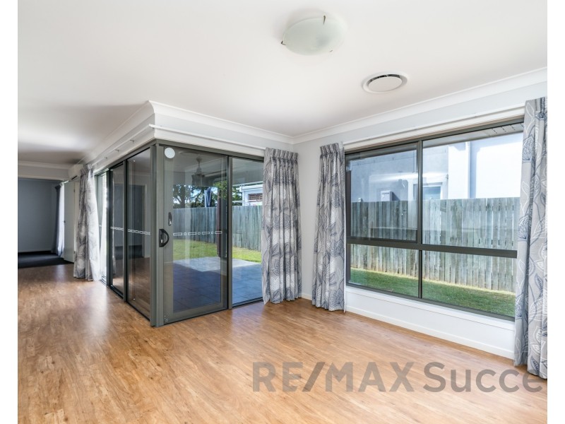15 Entabeni Drive, Kearneys Spring QLD 4350