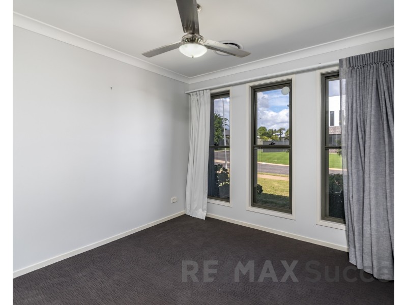 15 Entabeni Drive, Kearneys Spring QLD 4350
