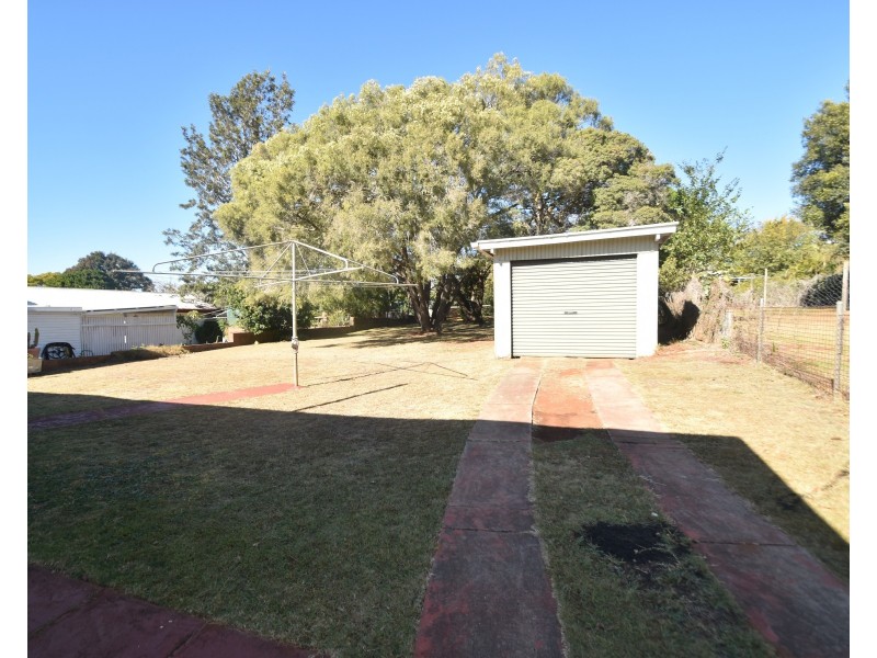 10 Dunne Street, Harristown QLD 4350