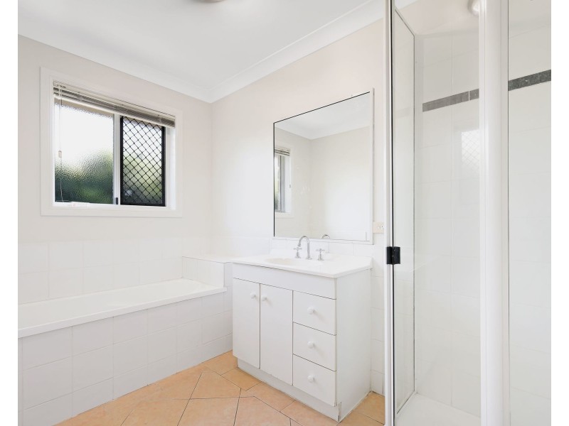 17 Uniplaza Court, Kearneys Spring QLD 4350