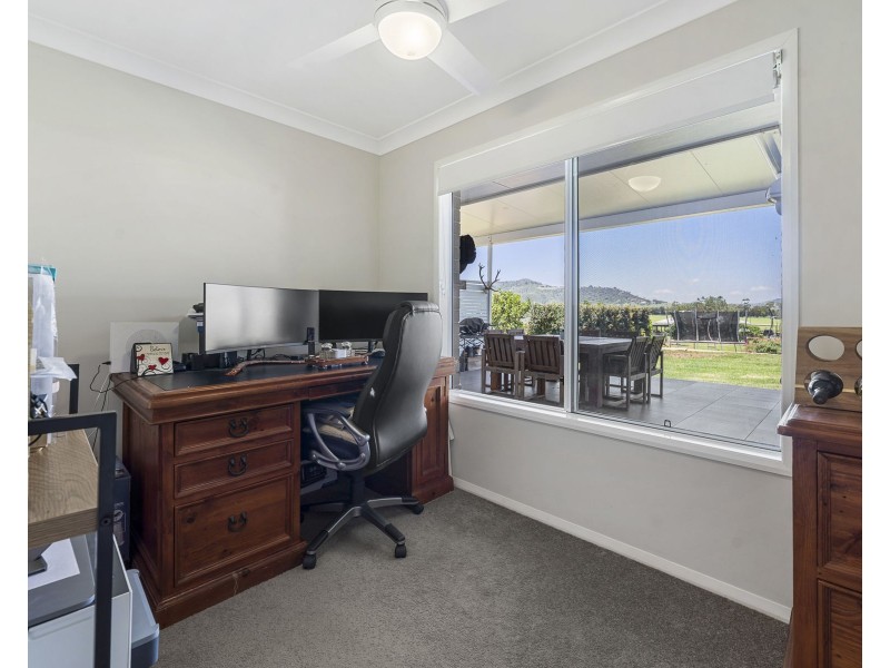 8 Massey Street, Kingsthorpe QLD 4400