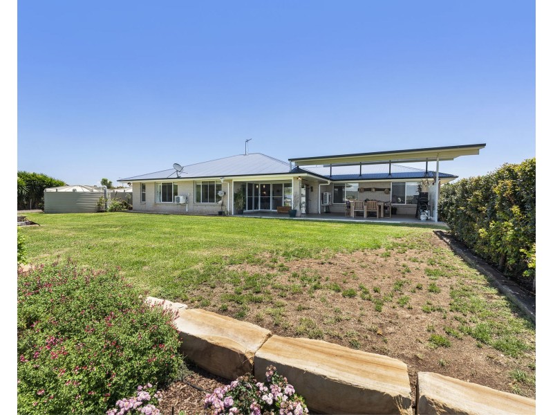 8 Massey Street, Kingsthorpe QLD 4400