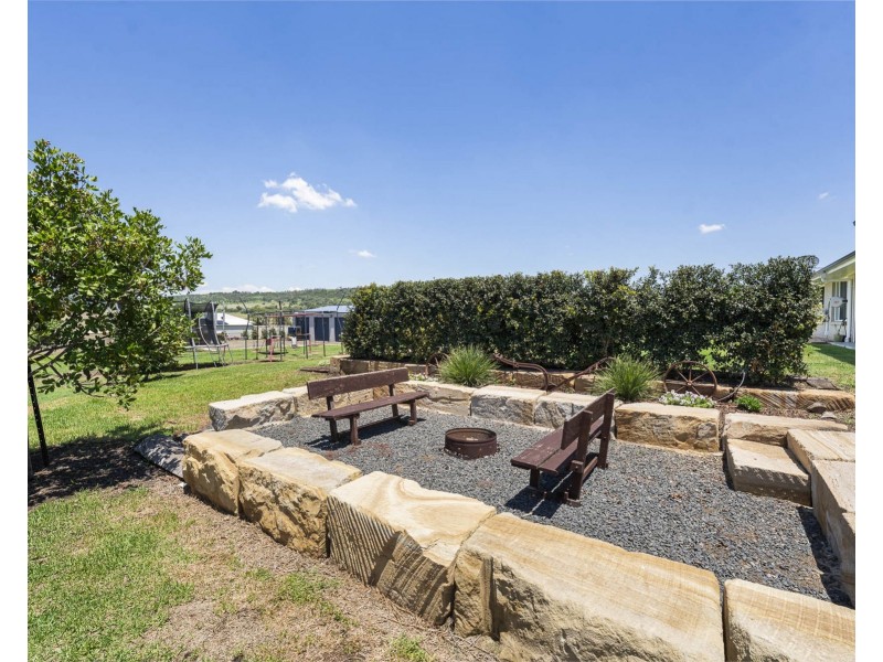 8 Massey Street, Kingsthorpe QLD 4400