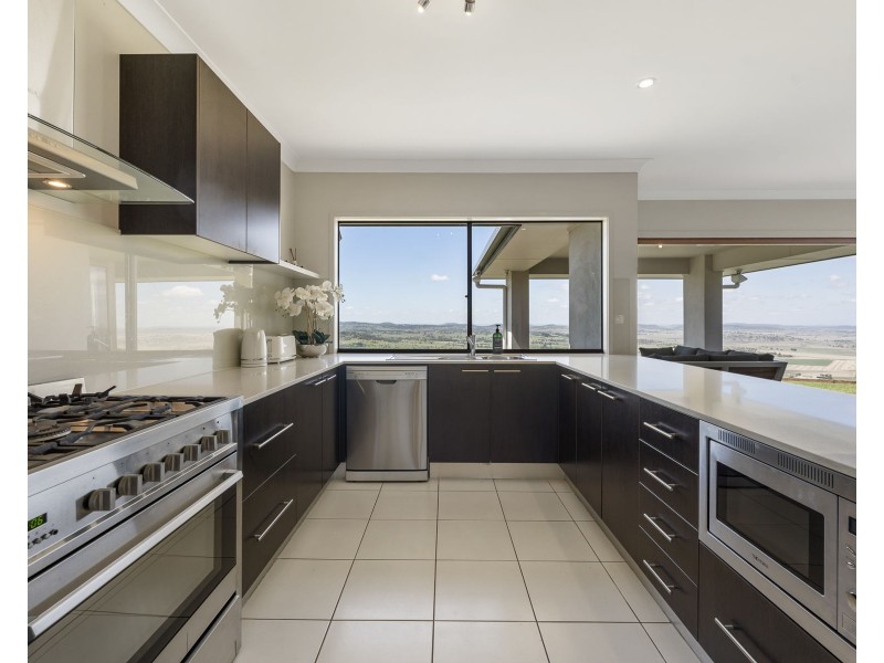 40 Panoramic Drive, Preston QLD 4352