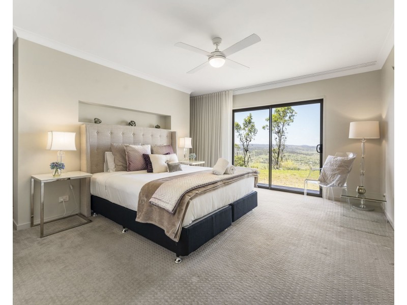 40 Panoramic Drive, Preston QLD 4352