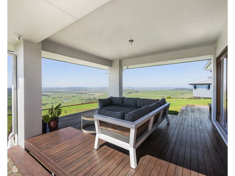 40 Panoramic Drive, Preston QLD 4352
