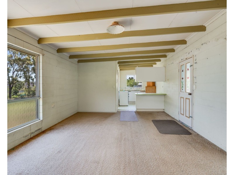 24 Cooke Street, Goombungee QLD 4354