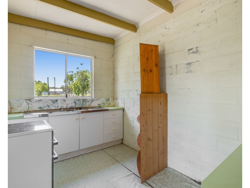 24 Cooke Street, Goombungee QLD 4354